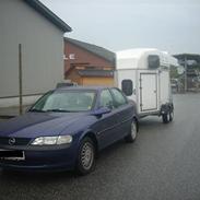 Opel Vectra 1,8 16V *SOLGT*