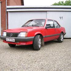 Opel Ascona C 1.6 Sh