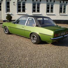 Opel ascona b