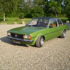 Opel ascona b