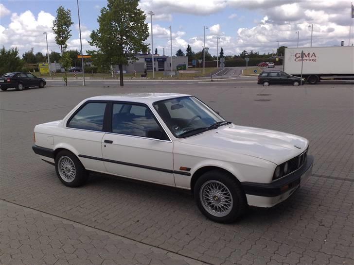 BMW 320i (solgt) billede 9