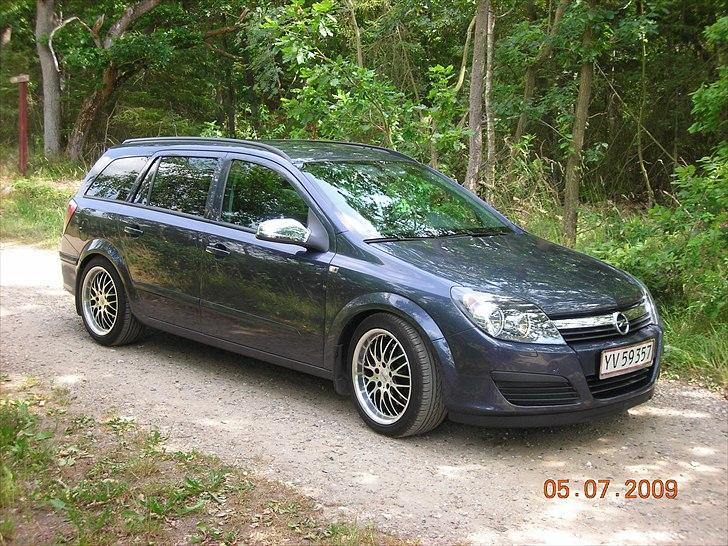 Opel Astra H Wagon **SOLGT** - Med de gamle DOTZ Mugello fælge billede 8