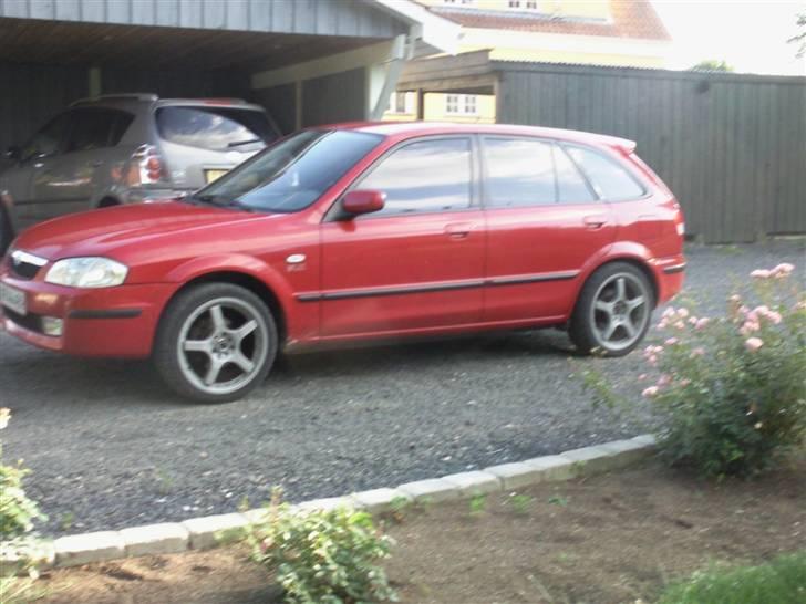 Mazda 323 F 1,8 SLX SOLGT billede 3