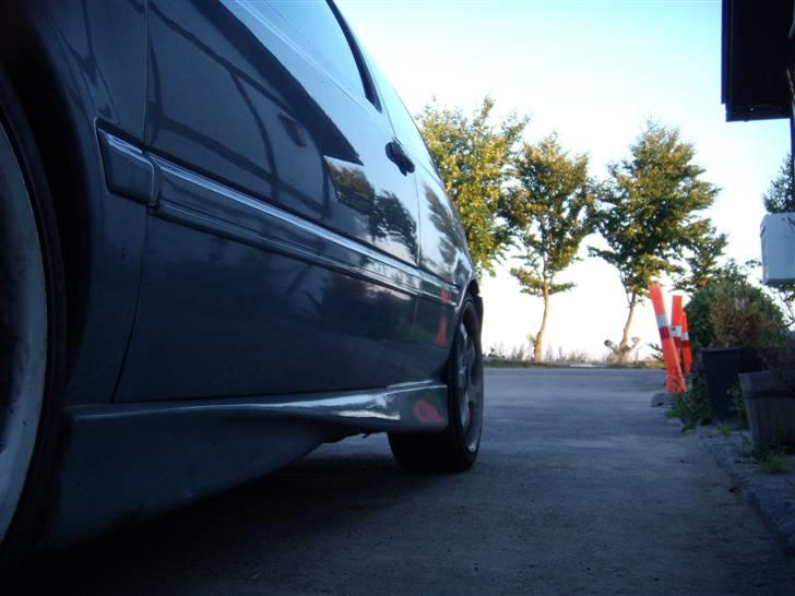 VW GOLF 3 - skørtsæt af bilens v.side. billede 6