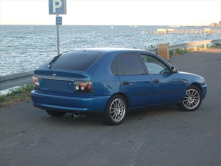 Toyota corolla  5 d.  SOLGT - som den ser ud  15/7 2010 billede 1