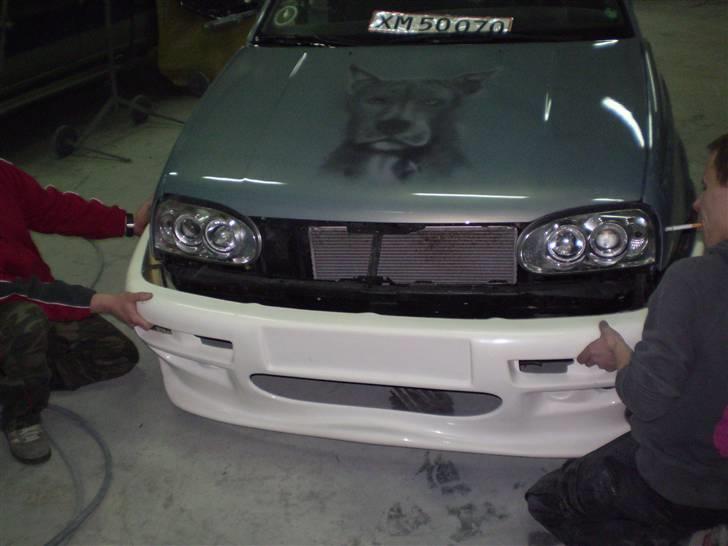 VW GOLF 3 - vi tilpasser skørtsæt hos maleren billede 15