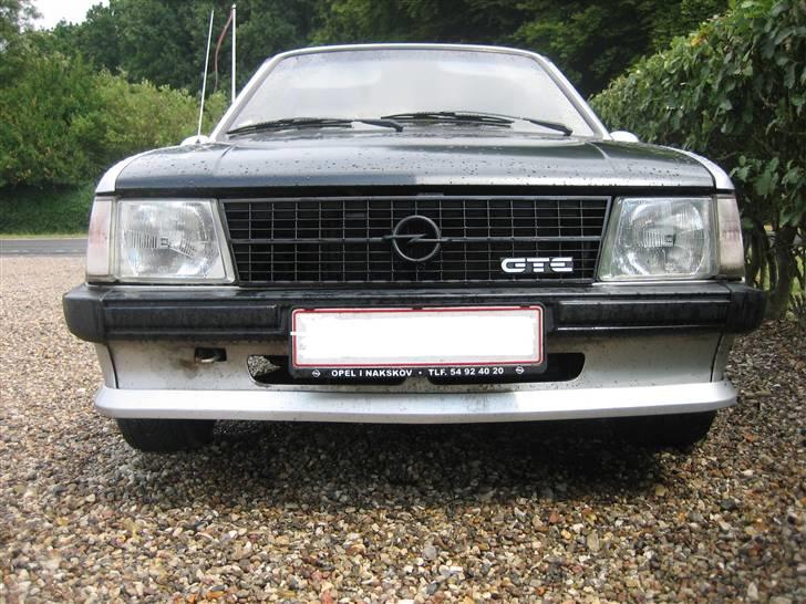 Opel Kadett D GTE (SOLGT) - Mmm .. Fronten fejler intet ! De er nemlig ikke til at hitte mere nogen steder !!  billede 2