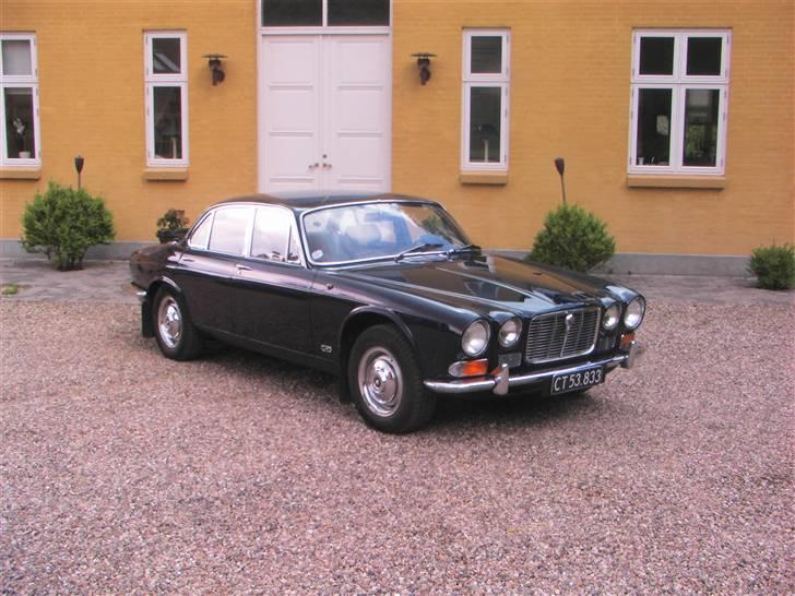 Jaguar XJ6, Serie 1, - Skal hun køres til kirke i denne!!! Skriv og lad os finde ud af noget billede 1