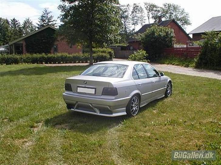 BMW 318i/320i solgt billede 8