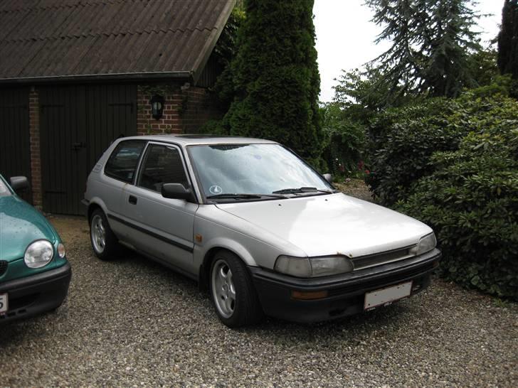 Toyota Corolla 1,3XL-TI - Således ser hun ud, således kører hun. billede 1