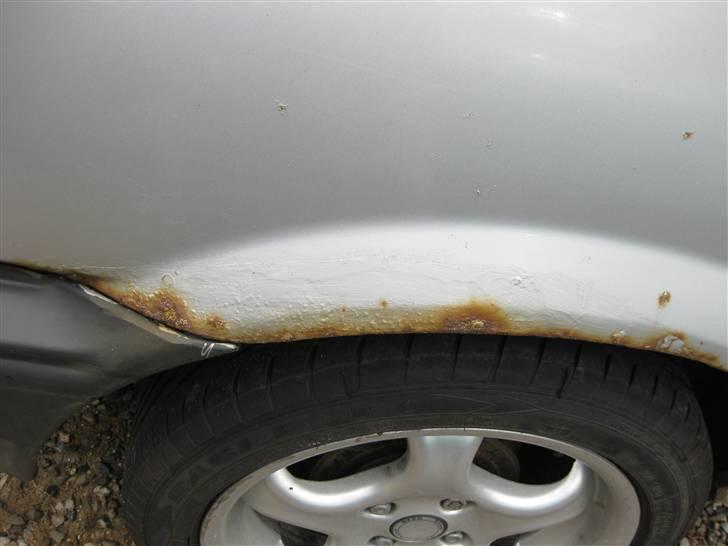 Toyota Corolla 1,3XL-TI - Rigtige mænd er ikke bange for jern oxid! billede 4