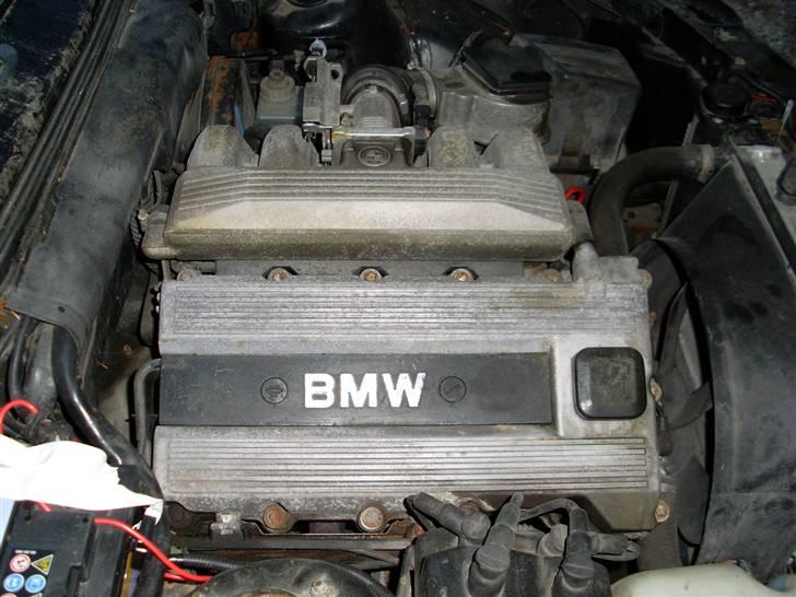 BMW E30 318is *Solgt* billede 11