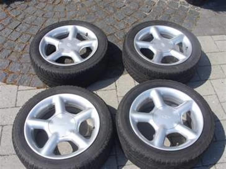 Ford Mondeo 1,8i CLX *SOLGT* - de nye fælge... to nye dæk på og så er de klar..... billede 19