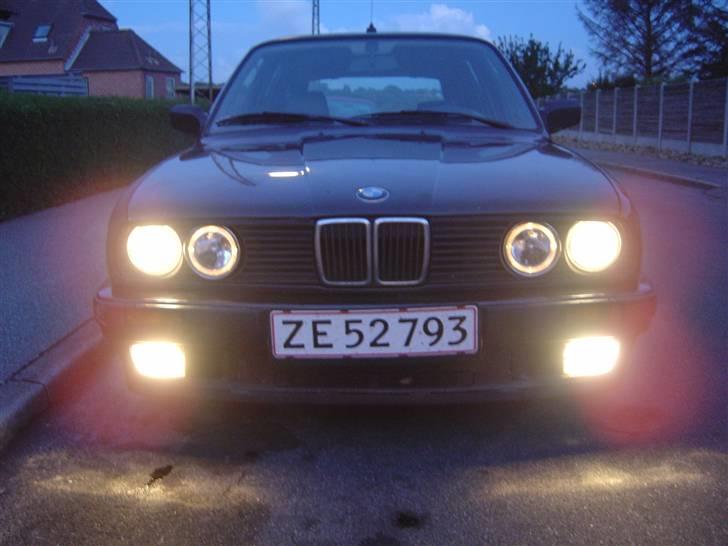 BMW e30 325i touring "SOLGT" billede 1