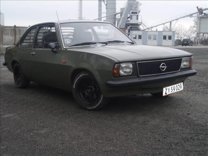 Opel Ascona B - solgt billede 1