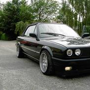 BMW 325i Cabriolet *Solgt*