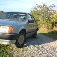 Opel Rekord 2,2i 