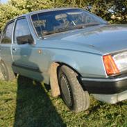 Opel Rekord 2,2i 