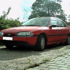 Ford mondeo 1,8 clx solgt