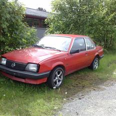 Opel Ascona C 1.8i  Solgt