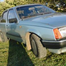 Opel Rekord 2,2i 