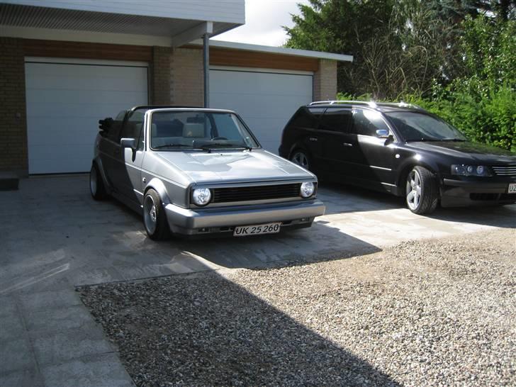 VW golf 1 cabriolet  solgt - sammen med vores passat. billede 1
