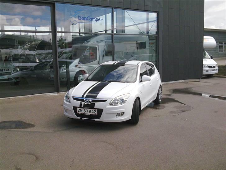 Hyundai I 30 1,6 Crdi SOLGT - Og så er der lige kommet lidt fartstriber billede 8