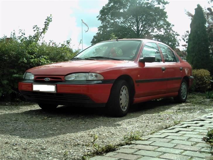 Ford mondeo 1,8 clx solgt billede 3