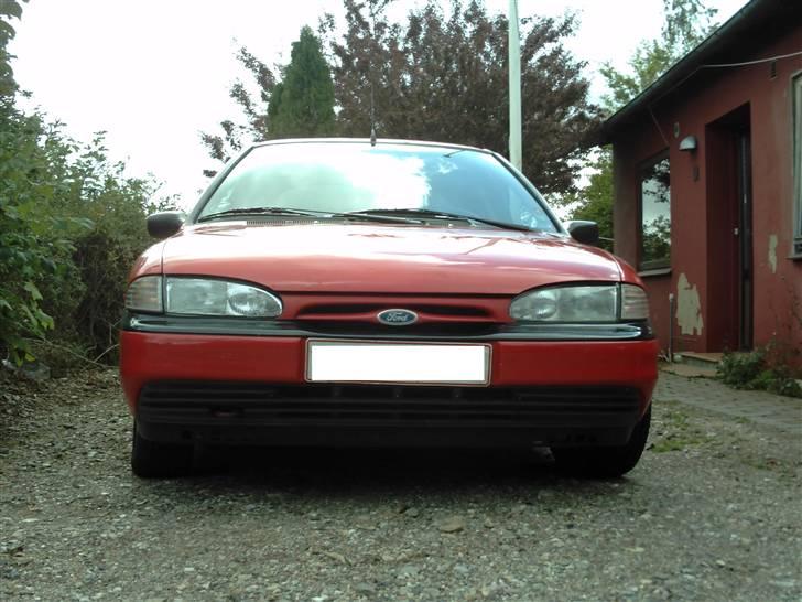 Ford mondeo 1,8 clx solgt billede 4