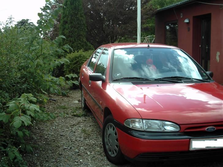 Ford mondeo 1,8 clx solgt billede 5