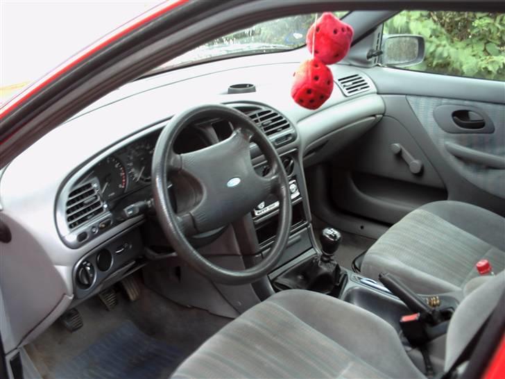 Ford mondeo 1,8 clx solgt billede 6