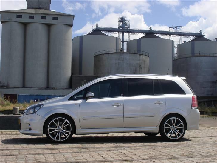 Opel Zafira OPC *solgt* billede 2