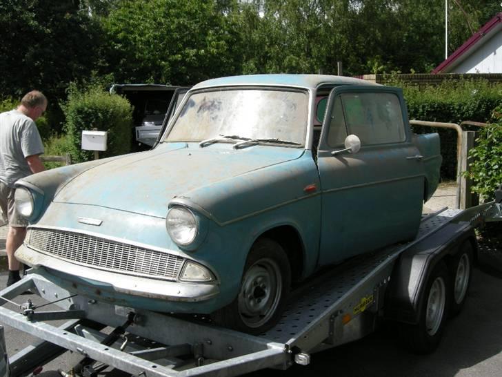 Ford Anglia 106E Deluxe - er lige kommet hjem med den på auto traileren billede 5