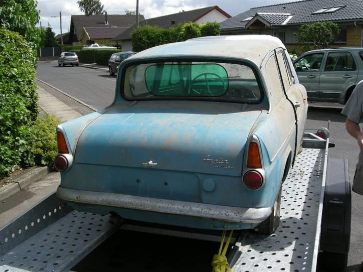 Ford Anglia 106E Deluxe - er lige kommet hjem med den på auto traileren billede 6