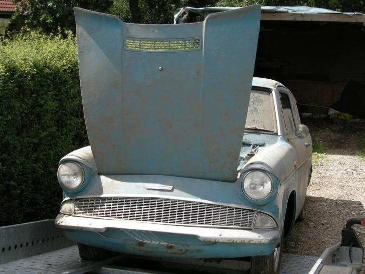 Ford Anglia 106E Deluxe - her er den kommet ned at traileren billede 10