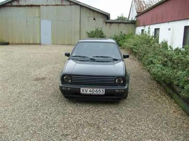 VW Golf 2 Solgt  - Med de nye lygter , pænt billede 2