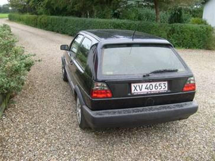 VW Golf 2 Solgt  - Med de nye lygter , pænt billede 3