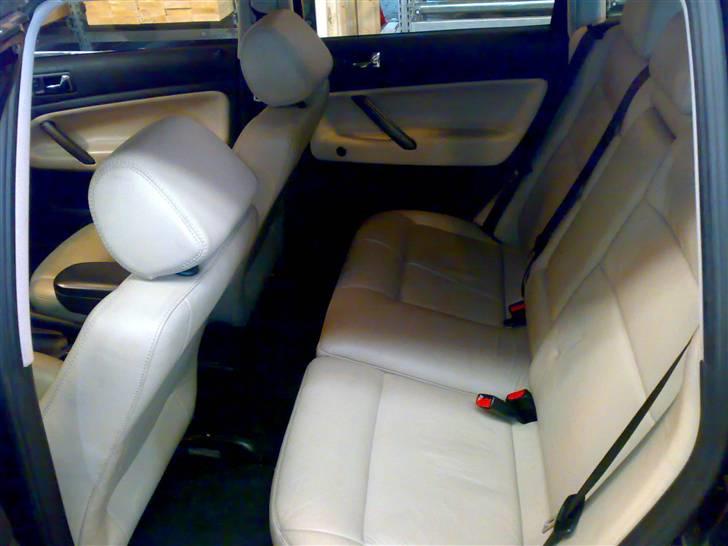 VW Passat 3B *SOLGT* - hmm lækker læder.. billede 5