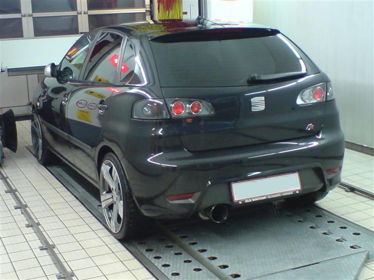 Seat Ibiza 1,9 TDI FR (SOLGT) - "Ibiza" emblemet fjernet, og de 2 inderste baglygter lavet til original FR lygter billede 9