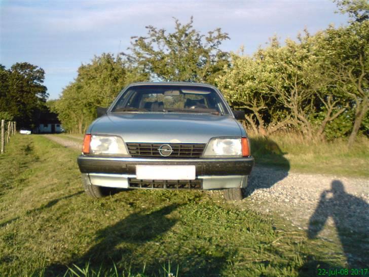 Opel Rekord 2,2i  billede 1