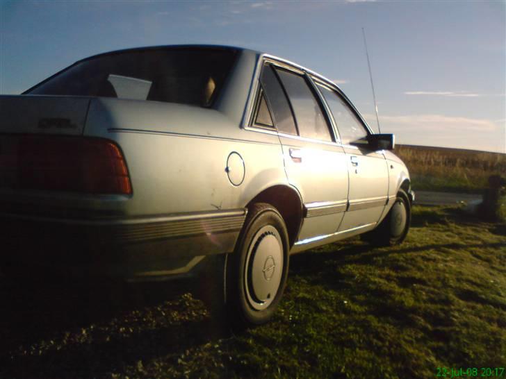 Opel Rekord 2,2i  billede 5