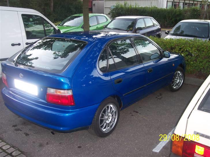 Toyota corolla  5 d.  SOLGT - dangen efter købet. billede 3