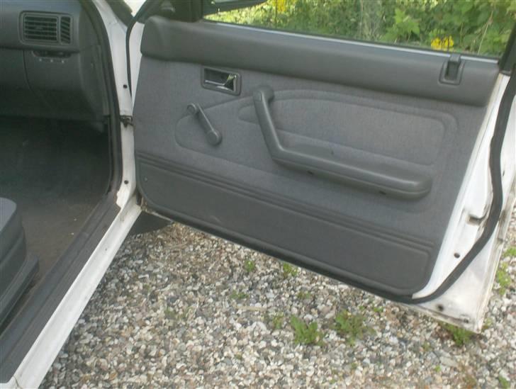 Mazda 626 2,0i solgt billede 10