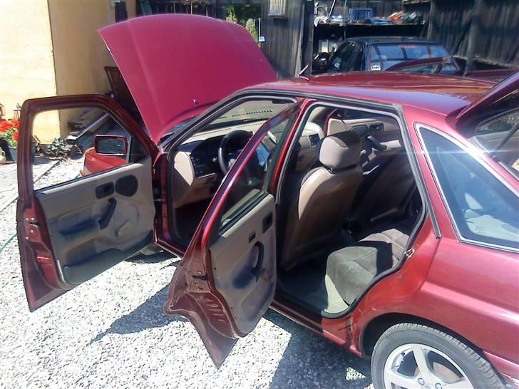 Ford Escort CLX 1.6 (SOLGT) - Stig ind ^^ billede 16