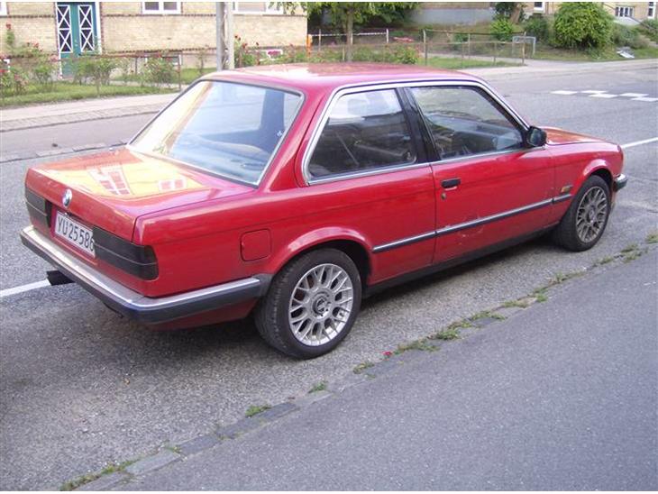 {{currentPhoto.altText}} billede {{currentPhoto.number}}