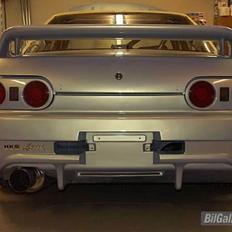 Nissan skyline r32 gtr