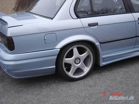 BMW E30 325i billede 1