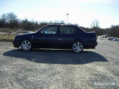 VW 1,8 cl - Er dog kommet af med mattig grillen men skal dog have en emblem fri på igen billede 7