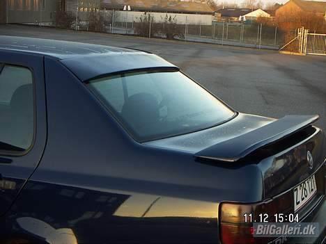 VW 1,8 cl - Hækvinge fra Kamei og tagspoile fra Rieger-Tuning billede 6