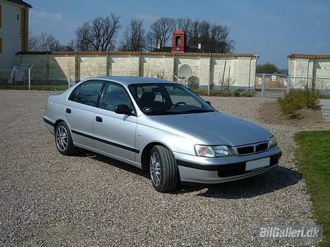 Toyota Carina E 1,8 GLX - Den bedste bil man kan ønske sig ;o) billede 1